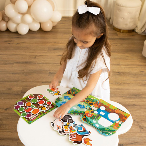 Zajęta książeczka na rzep. Zwierzęta na farmie.