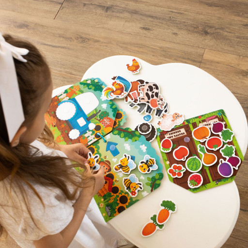 Zajęta książeczka na rzep. Zwierzęta na farmie.